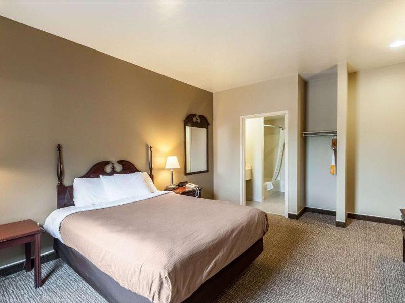 Econo Lodge Inn & Suites Middletown Ngoại thất bức ảnh