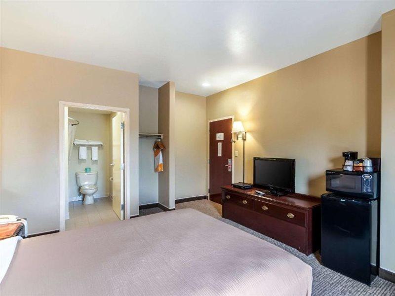 Econo Lodge Inn & Suites Middletown Ngoại thất bức ảnh