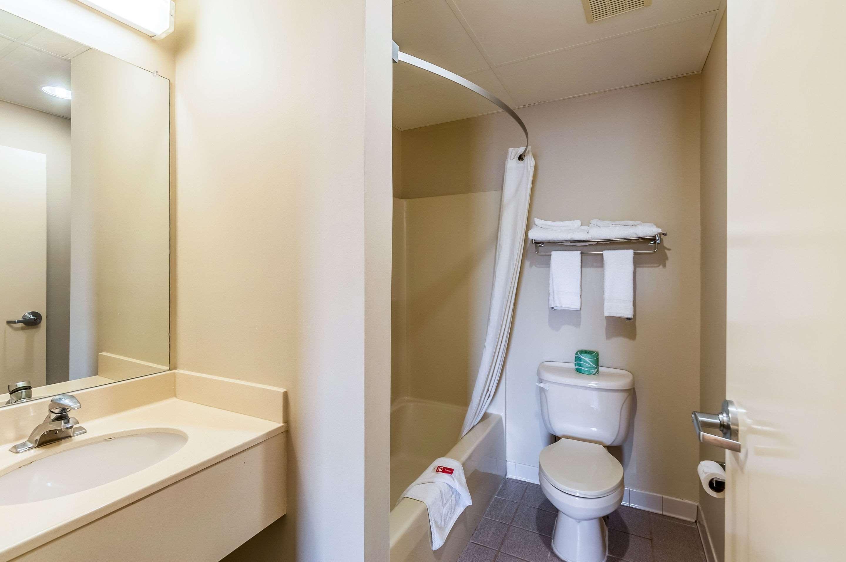 Econo Lodge Inn & Suites Middletown Ngoại thất bức ảnh