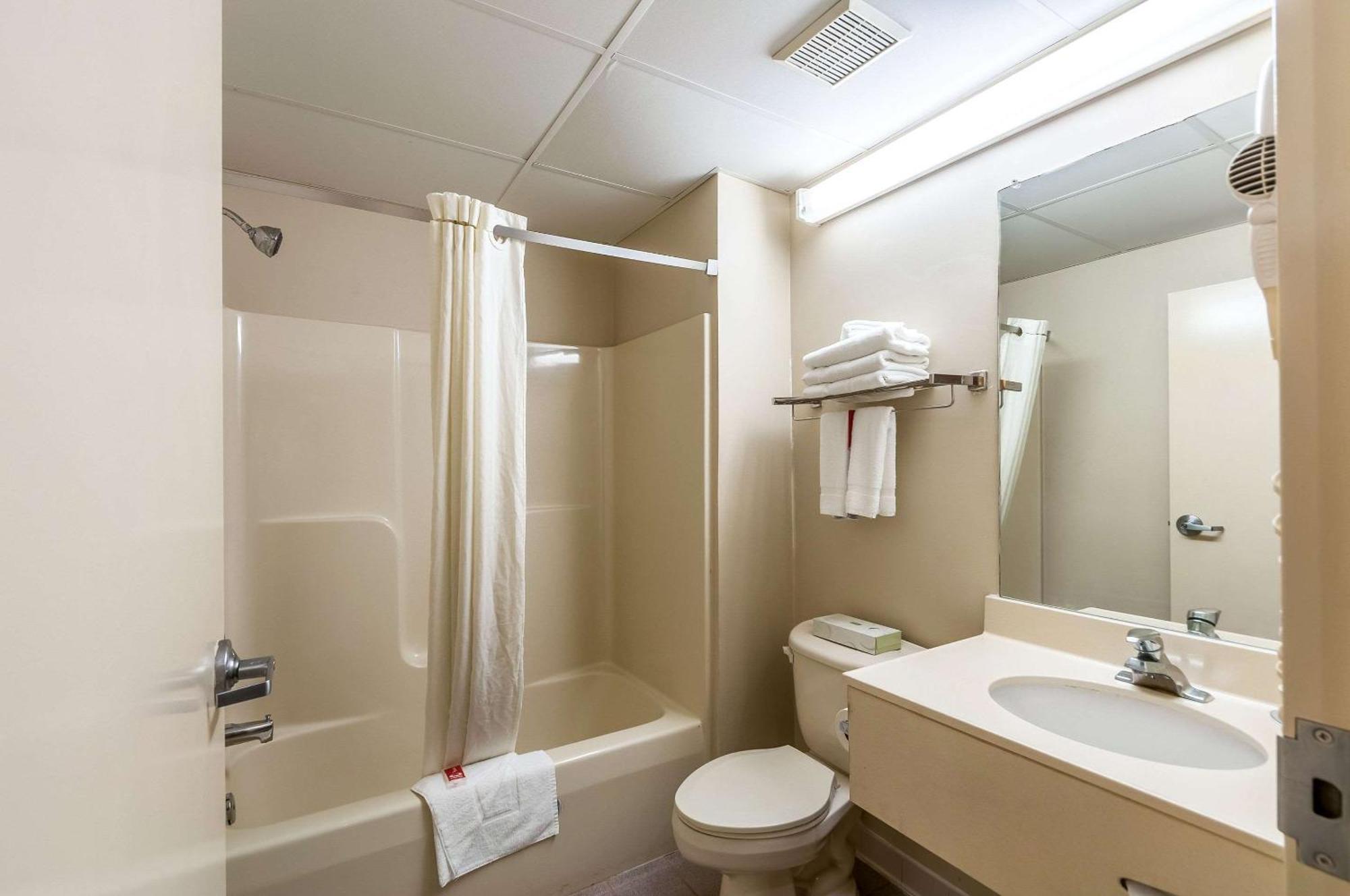 Econo Lodge Inn & Suites Middletown Ngoại thất bức ảnh